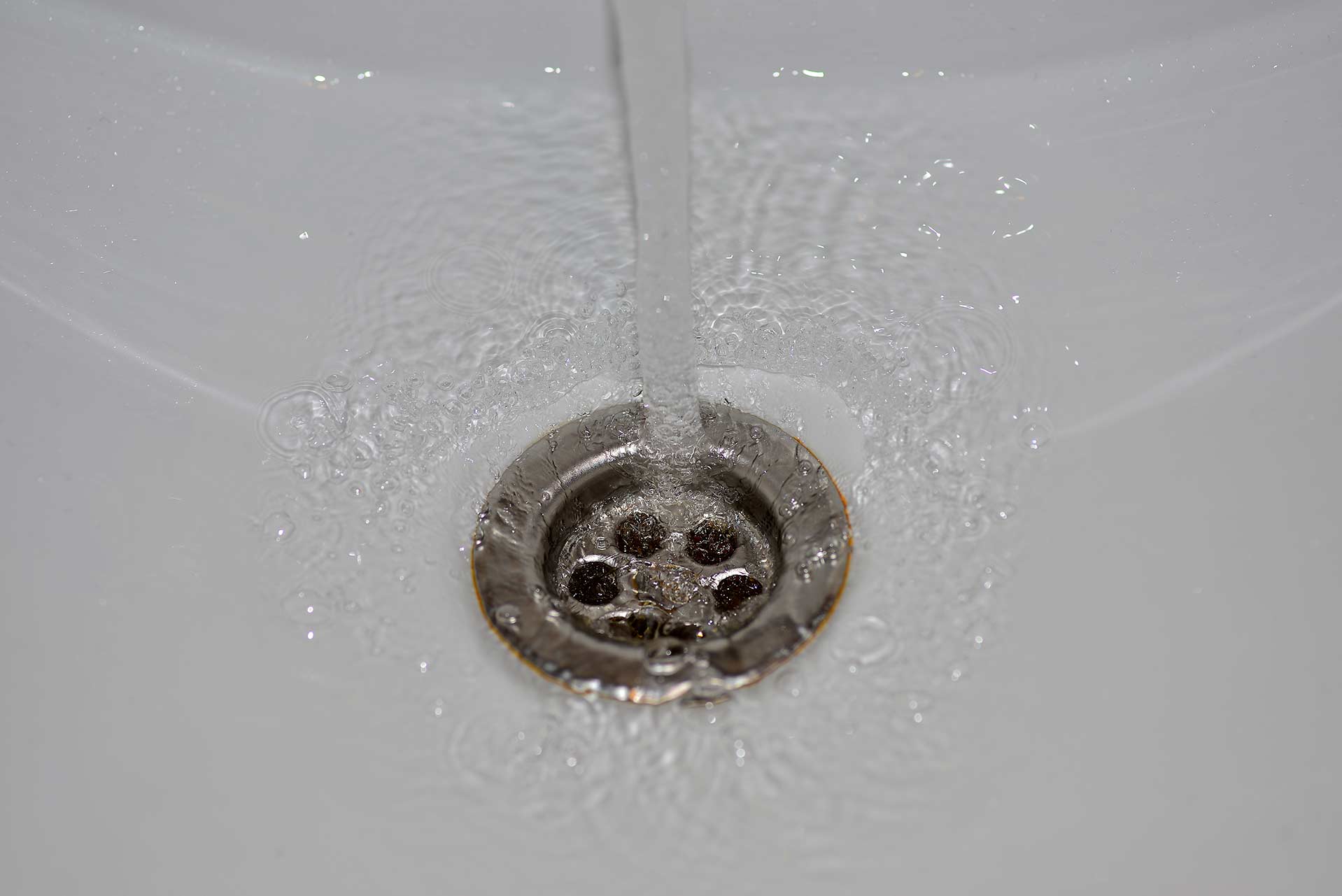 A2B Drains provides services to unblock blocked sinks and drains for properties in Bedford.